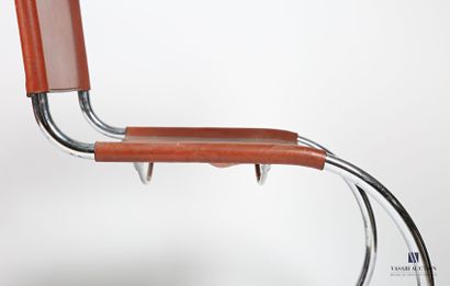 null Ludwig MIES VAN DER ROHE (1886-1969) d'après
Paire de chaises modèle MR10, la...