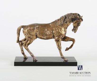 null French school of the XXth century
Nervous horse 
Bronze with silver/golden patina
Base...