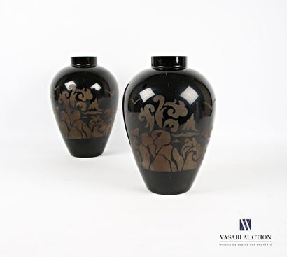 null Pair of black glass vases of ovoid form surmounted by a small neck with sandblasted...