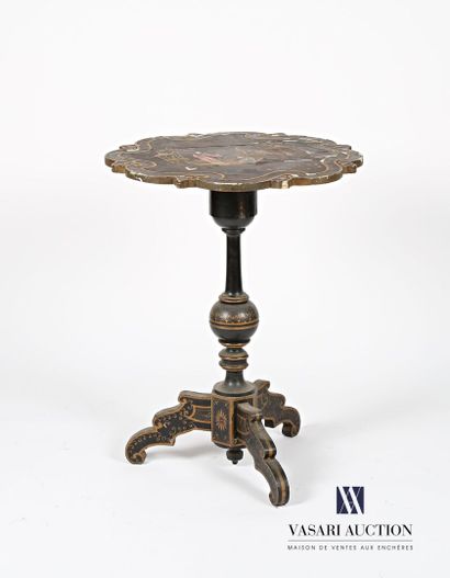 null Pedestal table in blackened molded wood and gold highlights, the tray is hemmed...