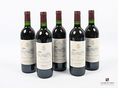 null 5 bouteilles	Château de CHANTEGRIVE	Graves	1991
	Et. un peu tachées. N : mi/bas...