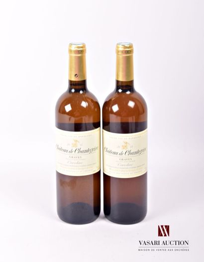 null 2 bottles Château de CHANTEGRIVE Graves white 2011
	Et. impeccable. N: mid/low...