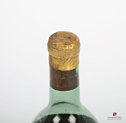null 1 bottle Château FILHOT Sauternes 1er GCC 1914
	Faded, worn, a little stained...