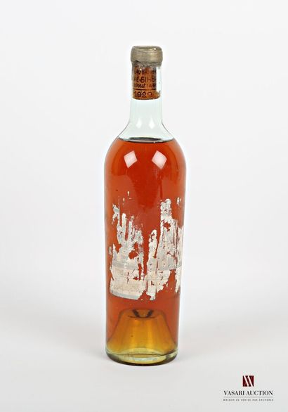null 1 bottle Château HAUT BRION Bordeaux white 1929
	Remains of label. Skirt of...