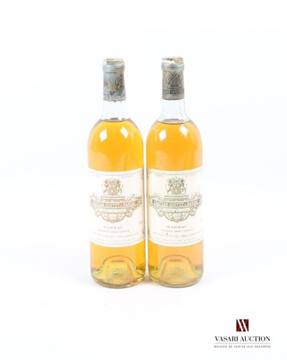 null 2 bottles Château COUTET Barsac 1er GCC 1984
	Faded and stained. N: 1 top shoulder,...