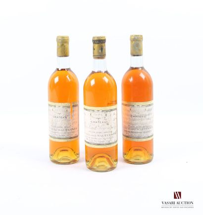 null 3 bottles Château CLOS HAUT PEYRAGUEY Sauternes 1er GCC 1974
	Faded and stained...