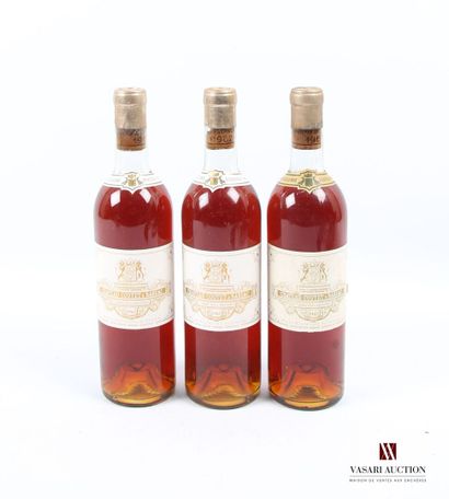null 3 bottles Château COUTET Barsac 1er GCC 1962
	Et: 2 barely stained, 1 stained....