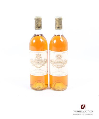 null 2 bottles Château COUTET Barsac 1er GCC 1981
	And. a little faded and a little...