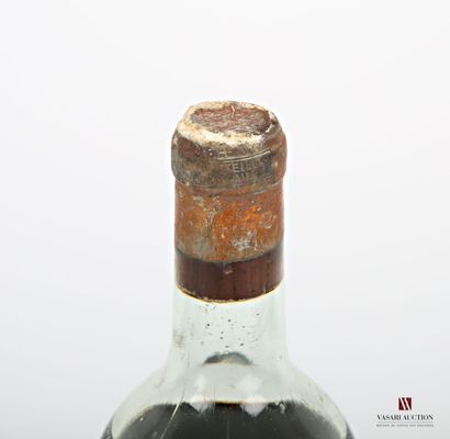 null 1 bouteille	Château RAYMOND LAFON	Sauternes	1929
	Et. fanée, tachée et déchirée...