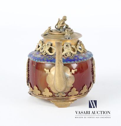 null CHINA 
Selfish pot, the body in agate, the gilded brass frame decorated with...