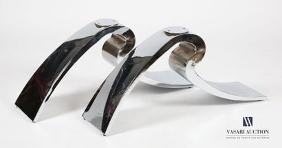 null Pair of polished aluminum legs in the form of stylized wave, it has two entries...