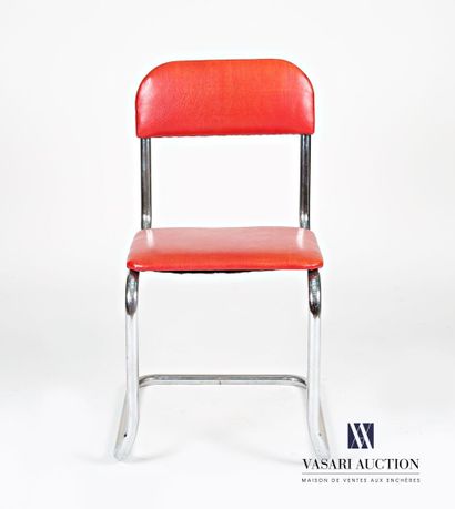 null Lot of two chairs, the tubular frame in chromed steel, the back of rectangular...