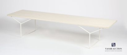 null BERTOIA Harry (1915 - 1978) after
Bench, the seat in white lacquered wood slat,...