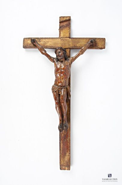 null Christ en croix sculpté.
XVIIème siècle
(manque, traces de dorure, accident...