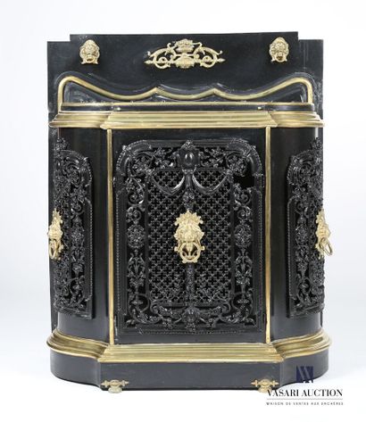 null Piece of furniture of between two in black lacquered metal, the moved frontage...