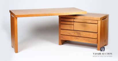 null CHAPO Pierre (1927-1987)
Desk called B19 in elm in two parts, the box opening...