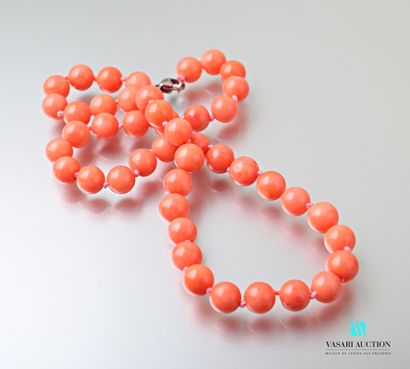 null Collier en perles de bambous de racine de corail, le fermoir mousqueton en acier.
Long....