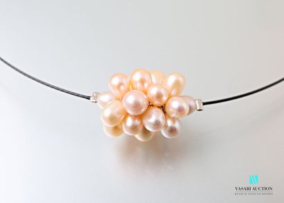 null Cable necklace decorated with a cluster of pink freshwater pearls
Diameter :...