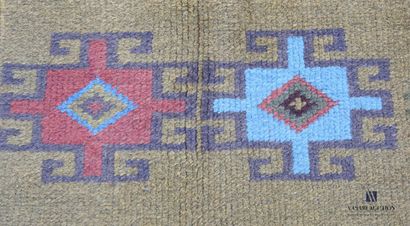 null KORDY
Woolen bedspread decorated with two medallions on a khaki background.
85...