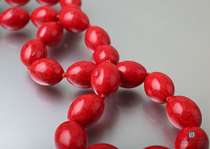 null Necklace in red sea bamboo beads, the clasp snap hook in metal.
Length : 57...