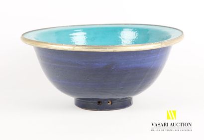 null Lot comprenant une vasque en céramique à émail turquoise et bleu nuit, la bordure...