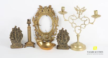 Lot including a gilded metal cup of shuttle...