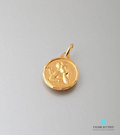 null Round medal in yellow gold 750 thousandths "Angel of Raphael", back not engraved...