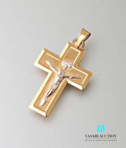 null Pendant cross in yellow and white gold 750 thousandths 
Weight : 1,6 g - Dimensions...