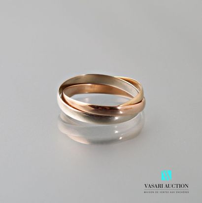 null Three rings linked in three shades of gold 
Weight : 3,1 g - Size 58