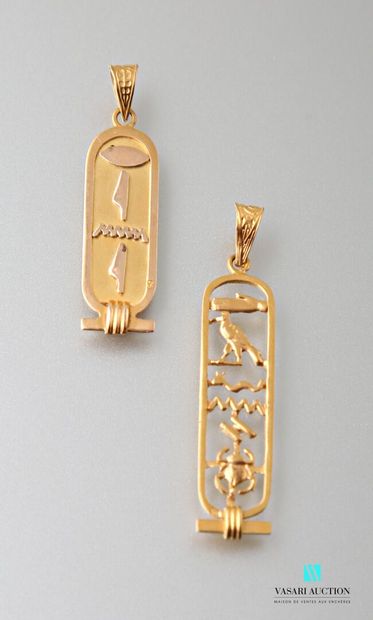 null Two pendants in yellow gold 750 thousandth Egyptian cartouches decorated with...