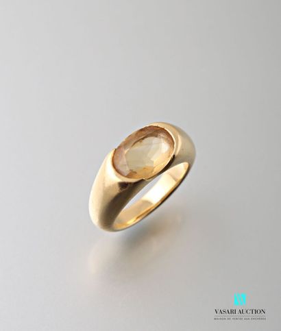 Ring in yellow gold 750 thousandth set with...