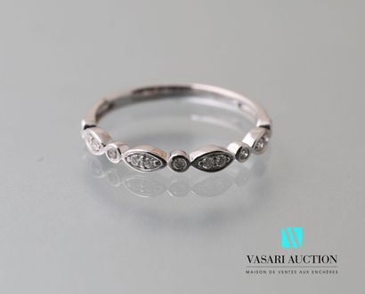 null Half wedding ring in white gold 750 thousandths decorated with thirteen round...