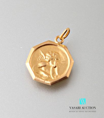null Octagonal medal in yellow gold 750 thousandths "Angel of Raphael". Back not...