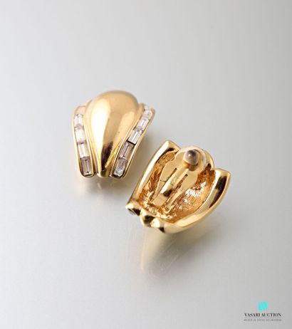 null Yves SAINT LAURENT 
Pair of drop-shaped earrings in gilded metal adorned with...