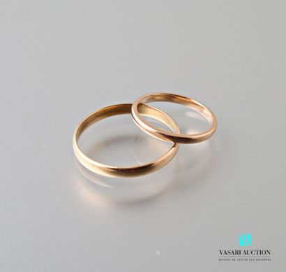 null Two rings in yellow gold 750 thousandth 
Weight : 3,8 g
