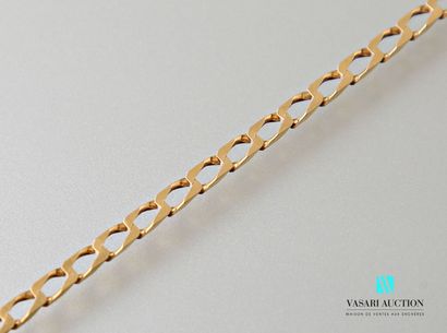 null Necklace in yellow gold 750 thousandths oval mesh filed 
Weight : 14,7 g - Length...