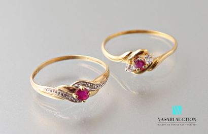 null Two rings in yellow gold 750 thousandth set with small rubies and white stones...