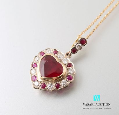 null Pendant heart and its chain with mesh forçat in gold 750 thousandths set in...