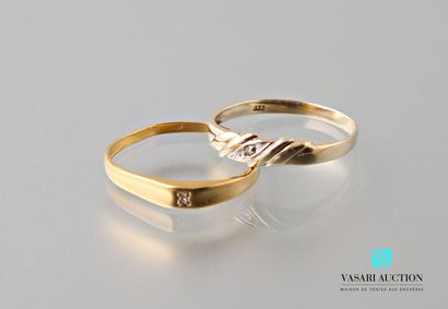 null Two rings in yellow gold 750 thousandths and small diamonds: one ring and one...