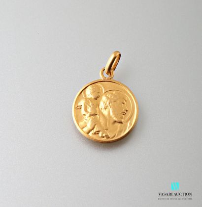 null Round medal in yellow gold 750 thousandths "Saint Christophe" back not engraved...