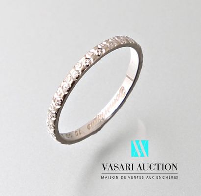 null Ring in white gold 750 thousandth chased circles and stars
Marked with an eagle's...