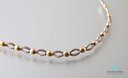 null Bracelet in gold 750 thousandth, oval links in plain yellow gold alternating...