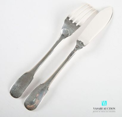 null Suite of twelve silver plated fish cutlery Cluny model, the handle plain. In...