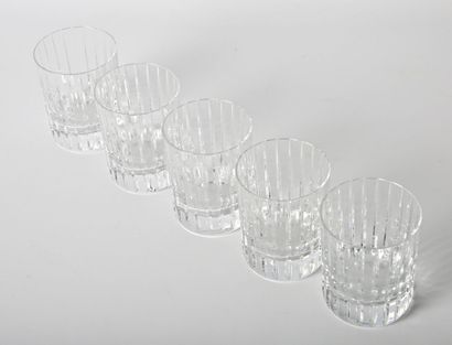 null BACCARAT
Five crystal goblets, "Harmonie" model 
Mark on the back
(a chip to...
