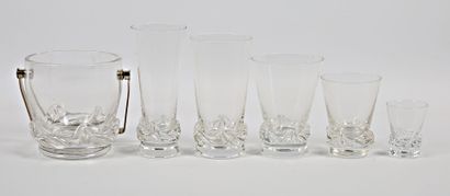 null DAUM
Set of crystal glasses decorated with a ring molded with a drapery pattern,...