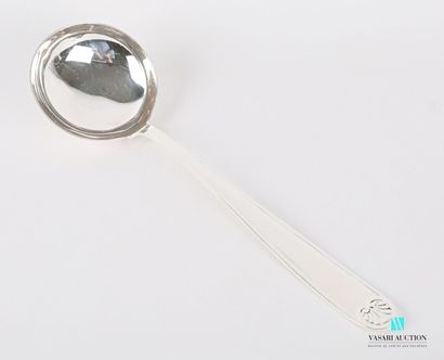 null Ladle in silver plated metal, the handle decorated with a net and finished by...