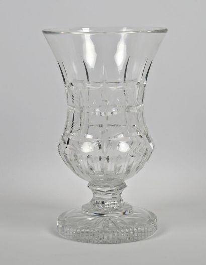 null Crystal lot including a round ashtray, the poly-lobed edge (small chips - Diam.:...