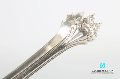 null Sugar tongs in silver plated metal, the arms decorated with nets are finished...