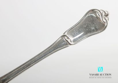 null Silver cream spoon, the handle decorated with nets is decorated with Gordian...