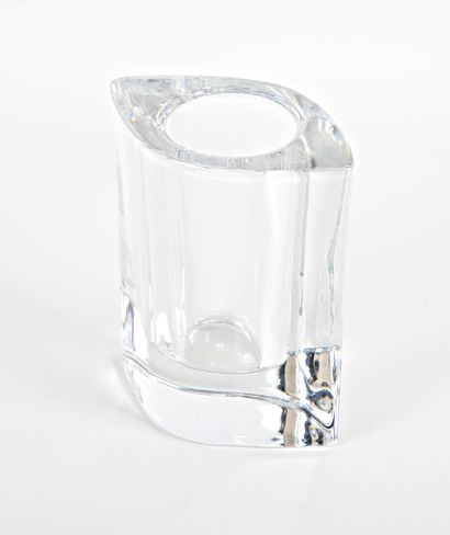 null NANCY - Manufacture de 
Vase en cristal translucide de forme navette, l'intérieur...